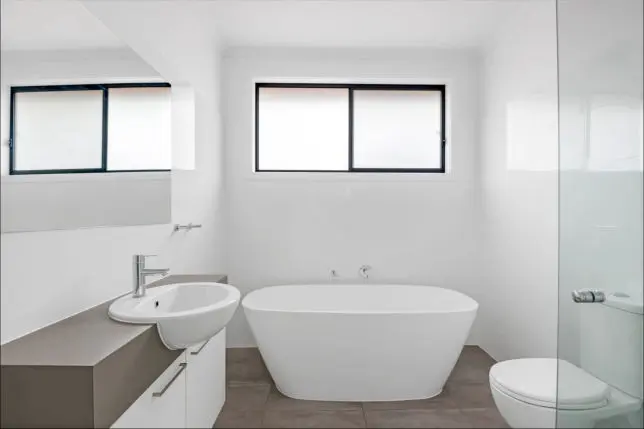 Bathroom with bath and toilet: bathroom, bath, toilet, bathtub, bathroom renovation