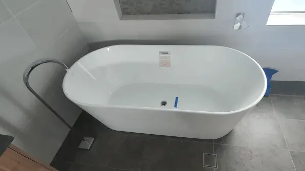 Floor Mount Bath Mixer Installation Free Standing Bath: Bath Mixer Installation, Free Standing Bath, Bathroom Plumbing, House Building Plumbing